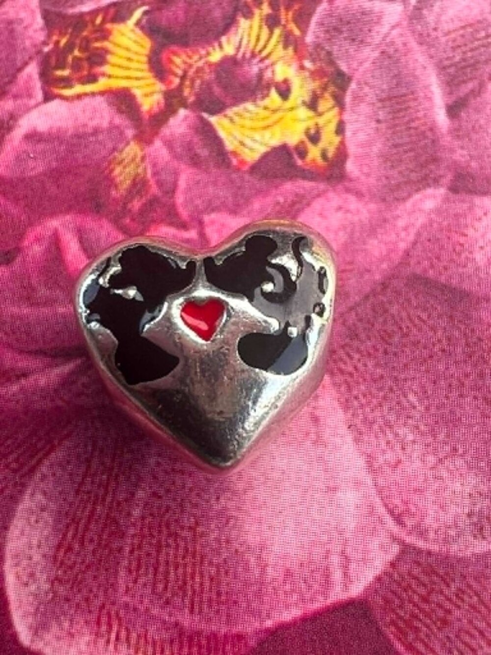 Authentic Pandora Disney Mickey and Minnie Kiss Charm #791443ENMX